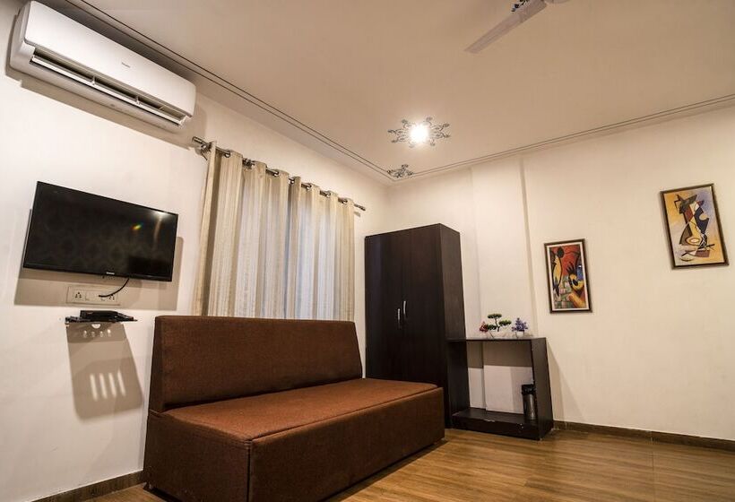 Tripli Hotels Arunoday Palace