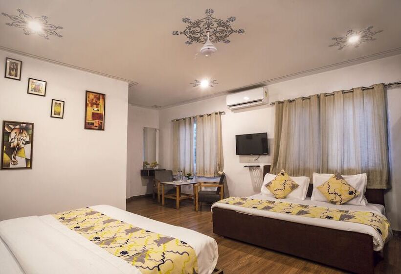 Tripli Hotels Arunoday Palace