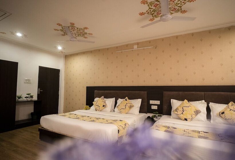 Tripli Hotels Arunoday Palace