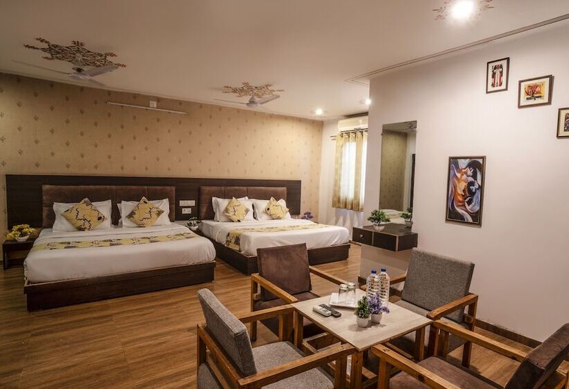 Tripli Hotels Arunoday Palace