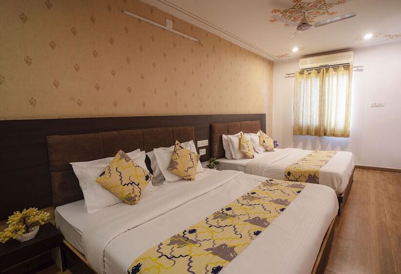 Tripli Hotels Arunoday Palace