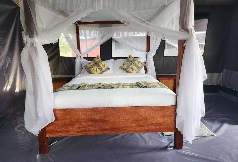 هتل Endeem Mara Resort