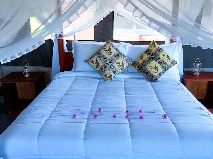 هتل Endeem Mara Resort