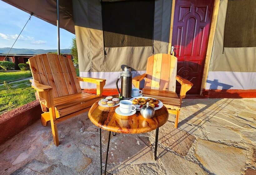 هتل Endeem Mara Resort