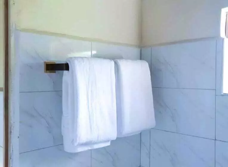 هتل Endeem Mara Resort