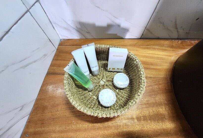 هتل Endeem Mara Resort