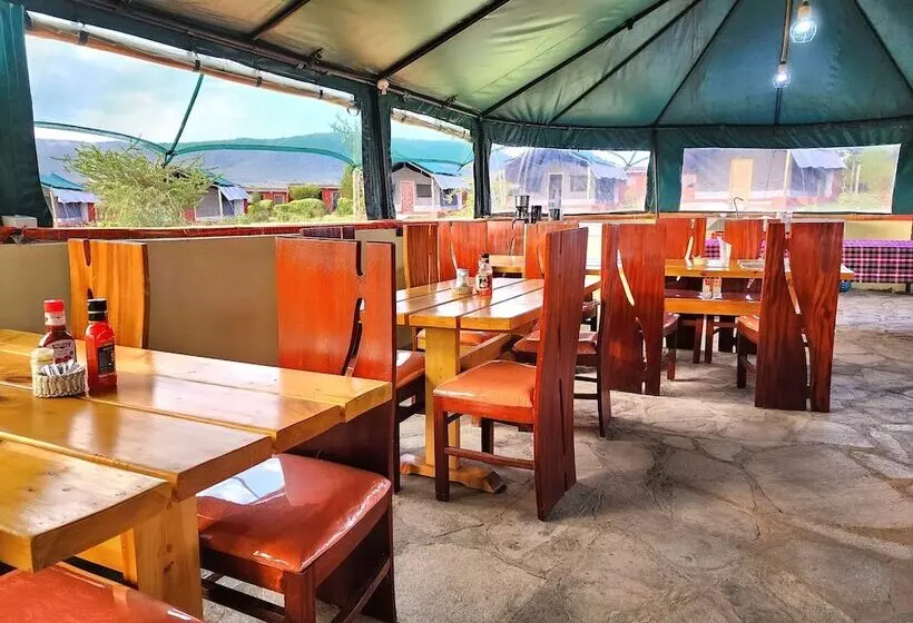 هتل Endeem Mara Resort