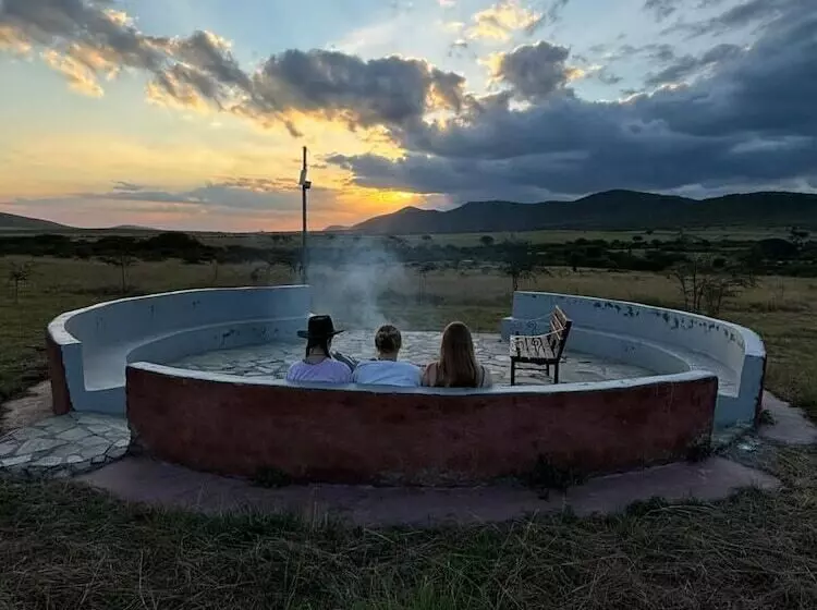 هتل Endeem Mara Resort
