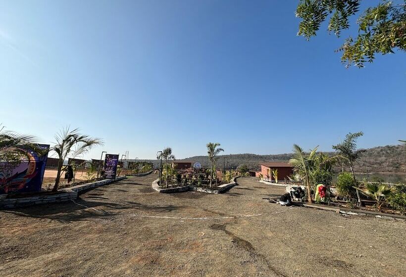 Отель Gandhisagar Forest Retreat