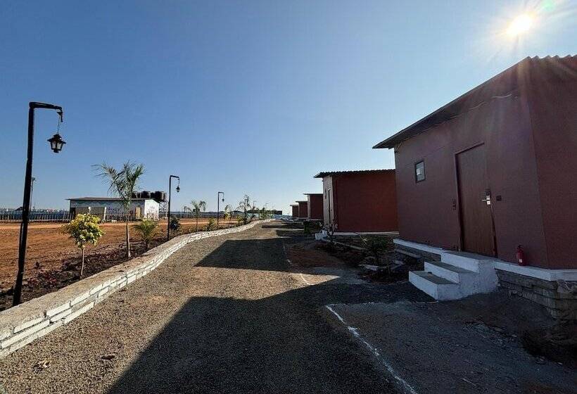 Отель Gandhisagar Forest Retreat