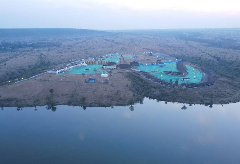 Отель Gandhisagar Forest Retreat