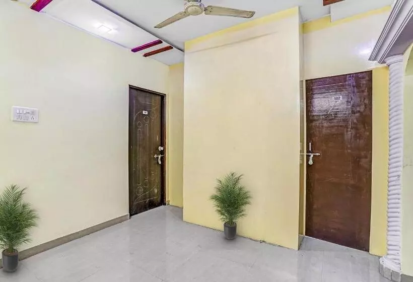 Hotelli Oyo Flagship 70191 Vandanvilla Service Apartment
