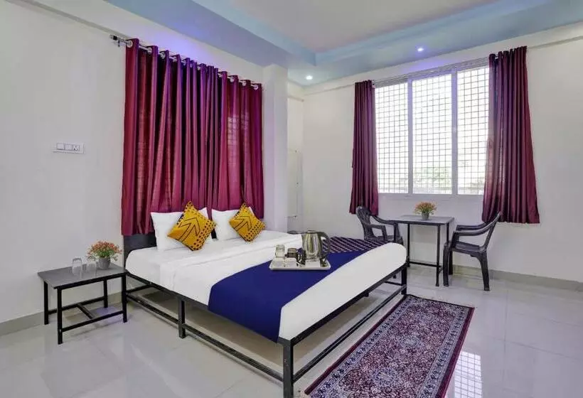 Hotelli Oyo Flagship 70191 Vandanvilla Service Apartment
