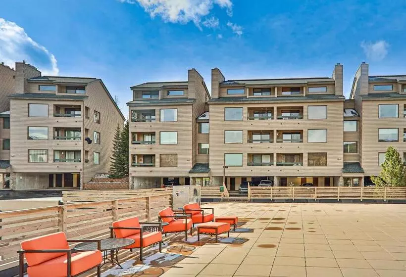 ホテル Snowblaze Condominiums E103