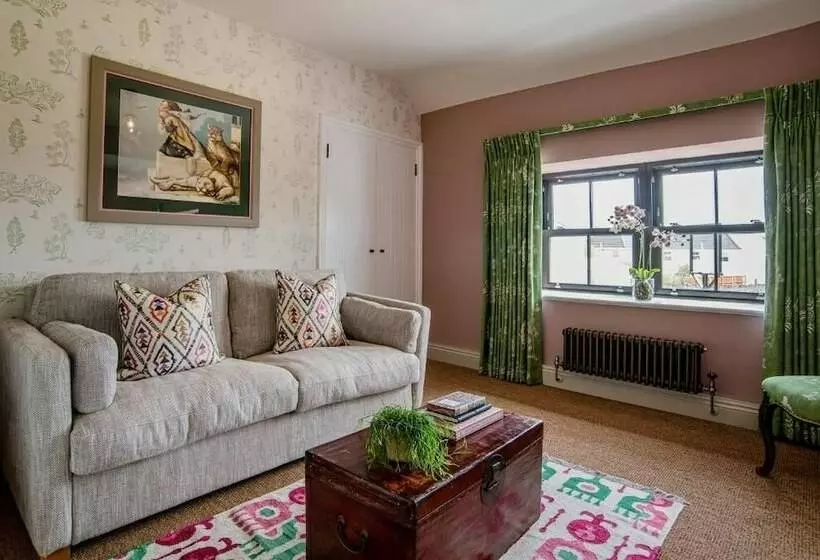 Hotelli The White Lion