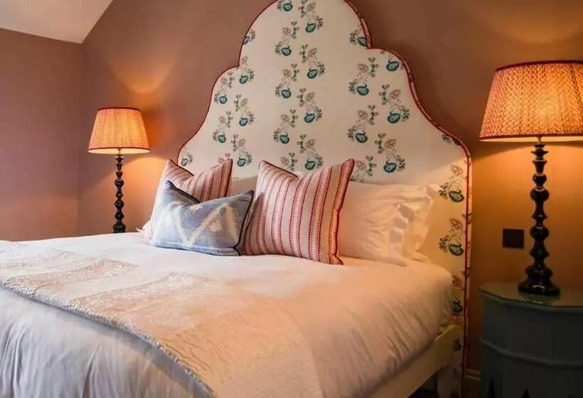 Hotelli The White Lion