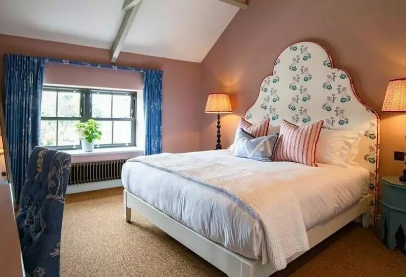 Hotelli The White Lion