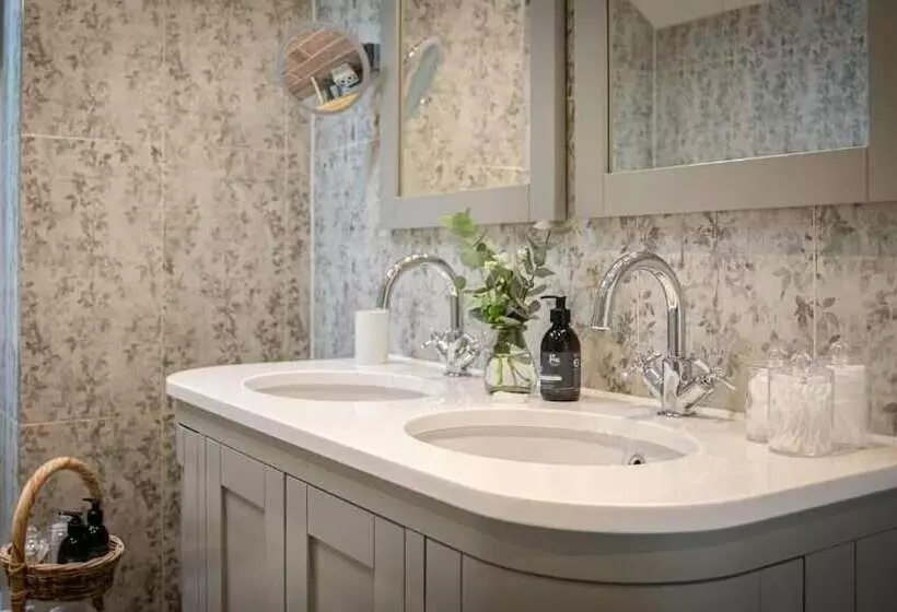 Hotelli The White Lion