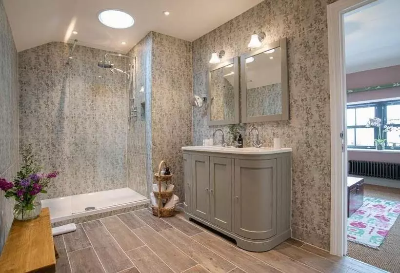 Hotelli The White Lion