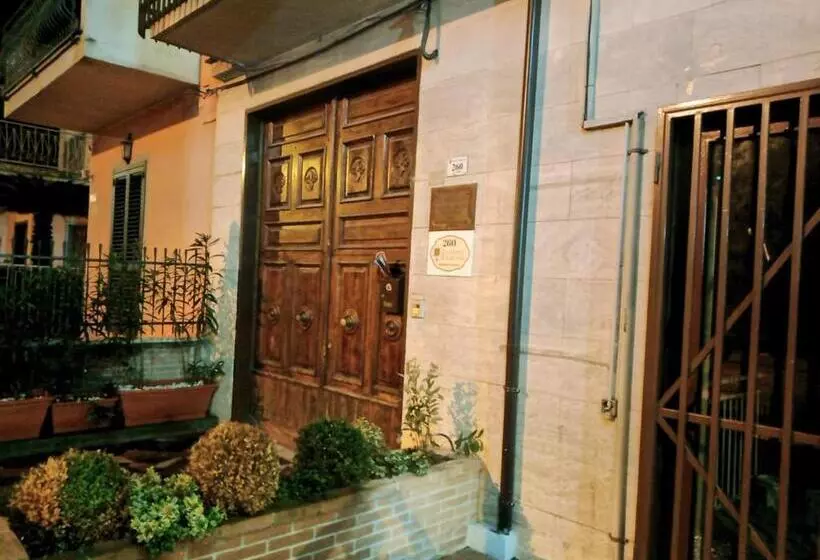 ペンション Le Stanze Di Ginevra   Santa Maria A Vico