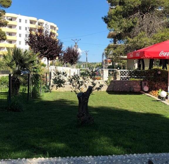 مبيت وإفطار Antik