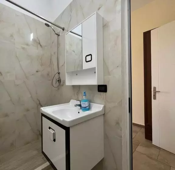 ベッドアンドブレックファースト Antik