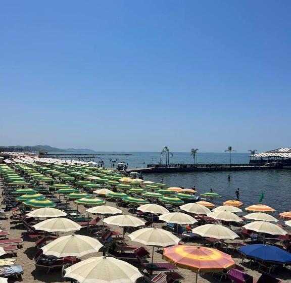 مبيت وإفطار Antik