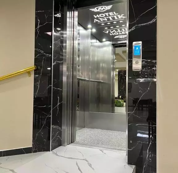 ベッドアンドブレックファースト Antik