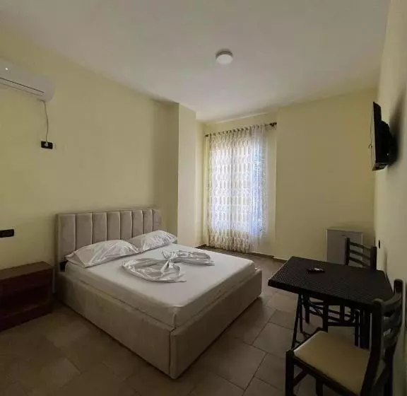 ベッドアンドブレックファースト Antik