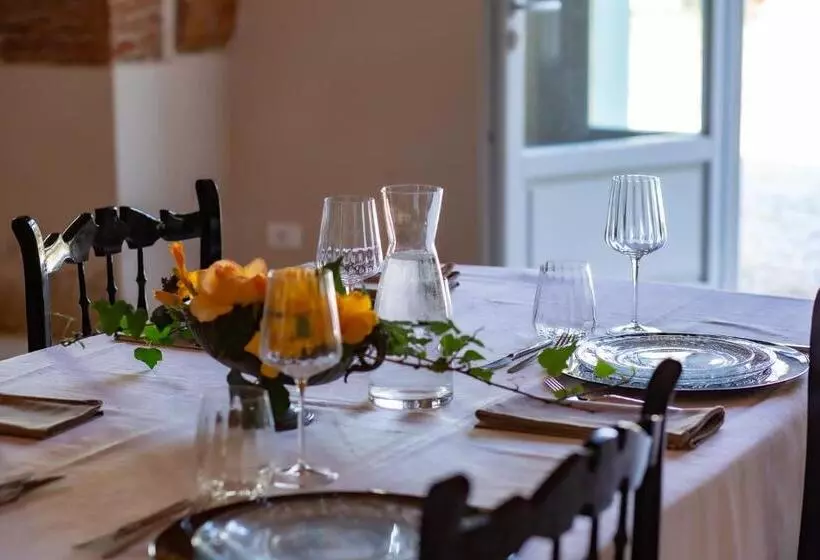 ホテル Agriturismo Villa La Fontina