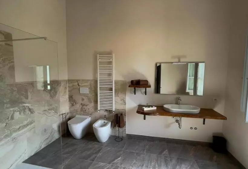 ホテル Agriturismo Villa La Fontina