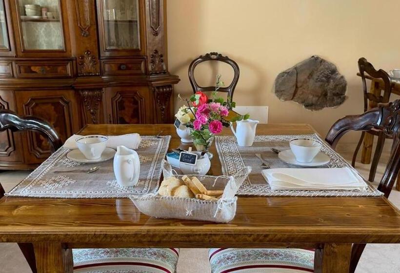 ホテル Agriturismo Villa La Fontina