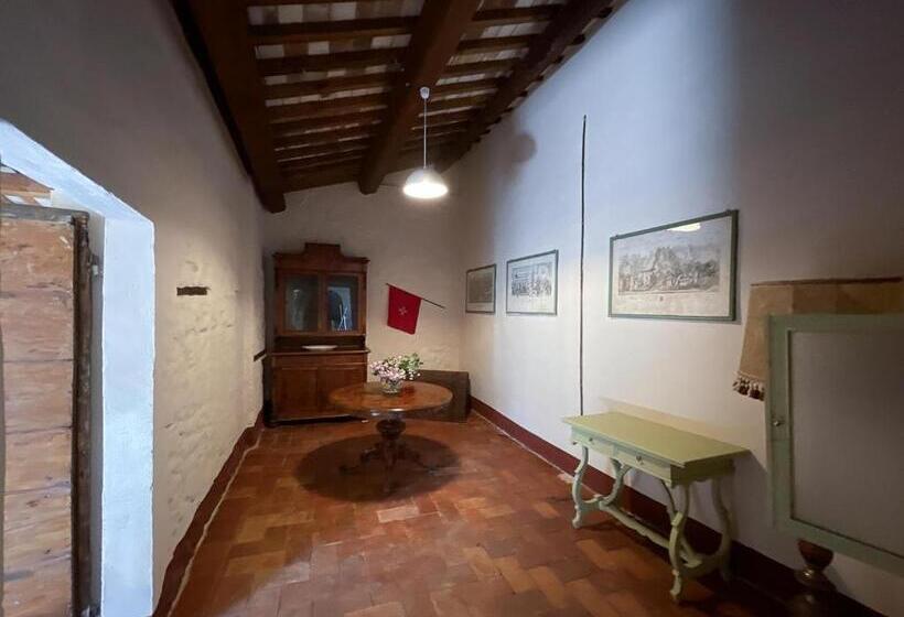 ホテル Agriturismo Villa La Fontina