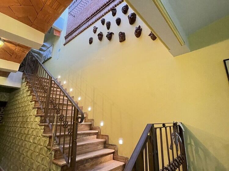 فندق Suites Cárdon