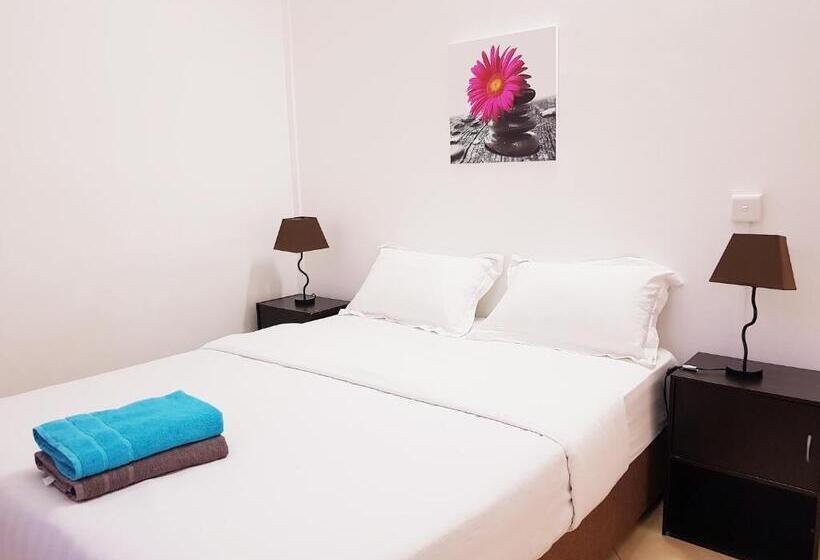 پانسیون La Perla Holiday Apartments