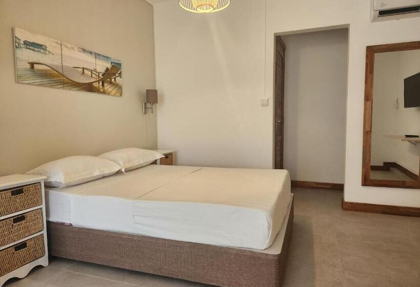 پانسیون La Perla Holiday Apartments