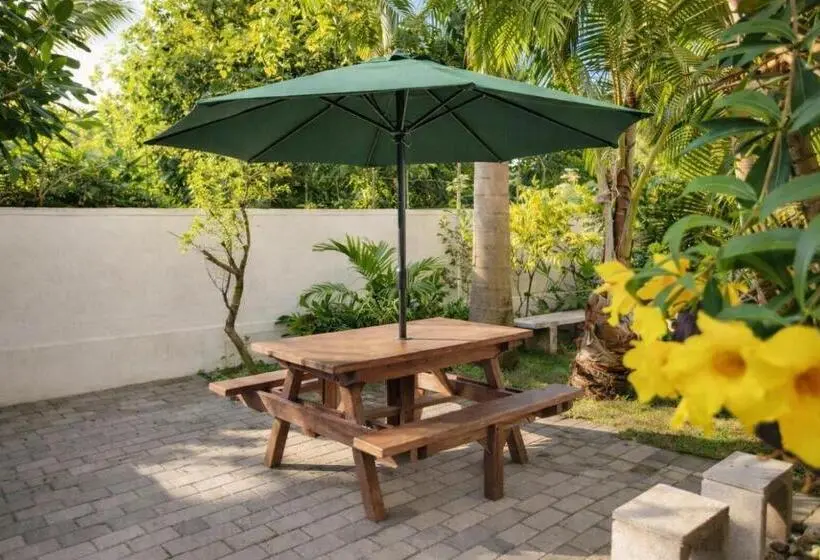 پانسیون La Perla Holiday Apartments