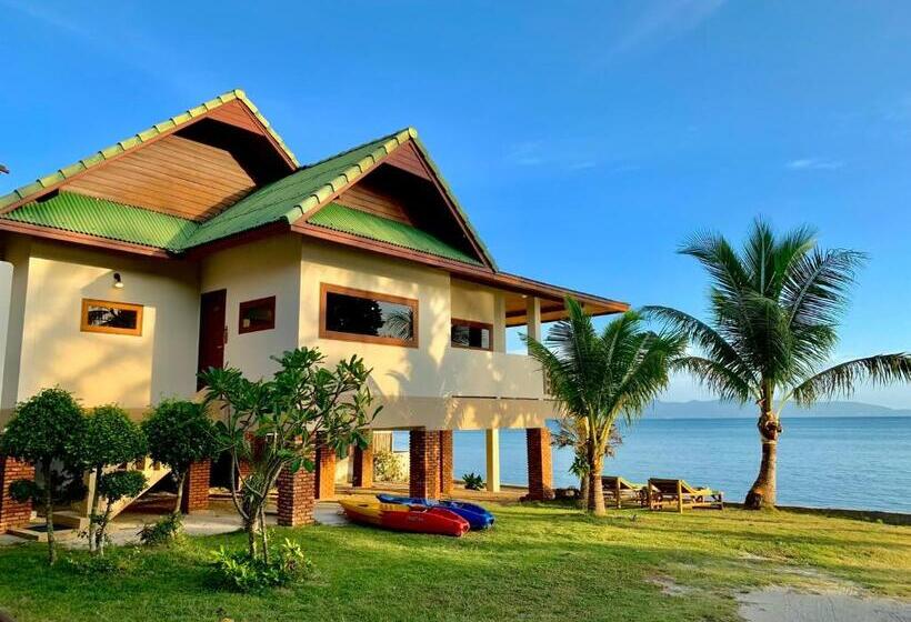 پانسیون Three Rare & Private Front Beach Villas