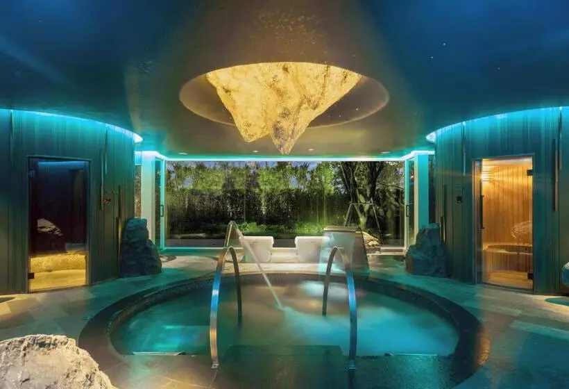 Lomakeskus Banyan Tree Krabi