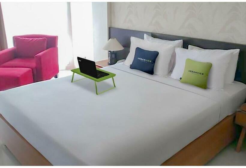 Urbanview Hotel Crown Tasikmalaya By Reddoorz