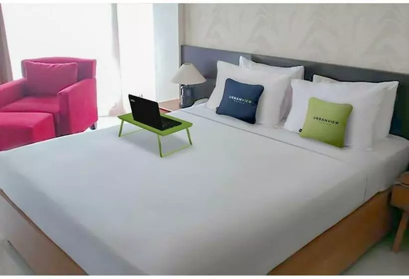 Urbanview Hotel Crown Tasikmalaya By Reddoorz