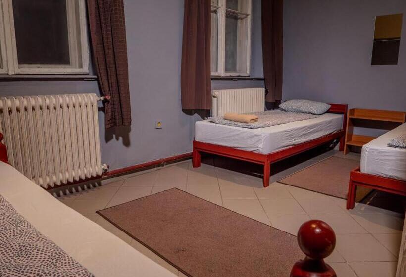 Retkeilymaja Deep Guest House