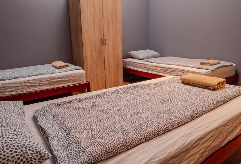 Retkeilymaja Deep Guest House