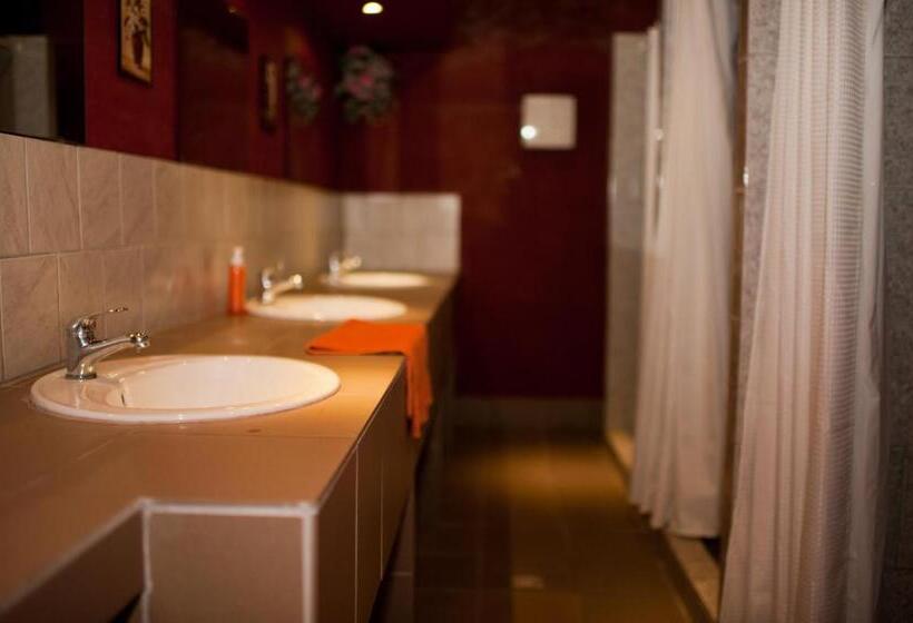 Retkeilymaja Deep Guest House