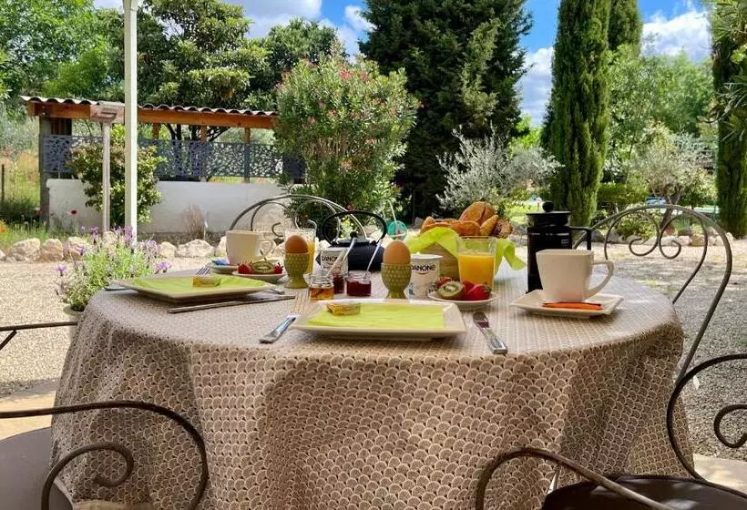 ベッドアンドブレックファースト Domaine Au Coeur Des Alpilles
