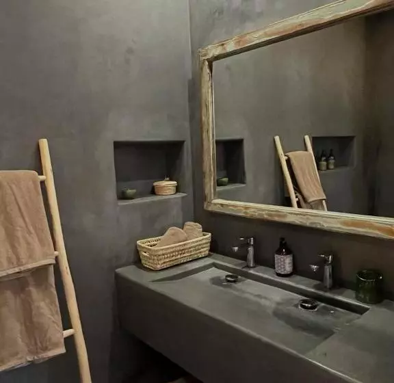 Aamiaismajoitus (B&B) Manzil La Tortue