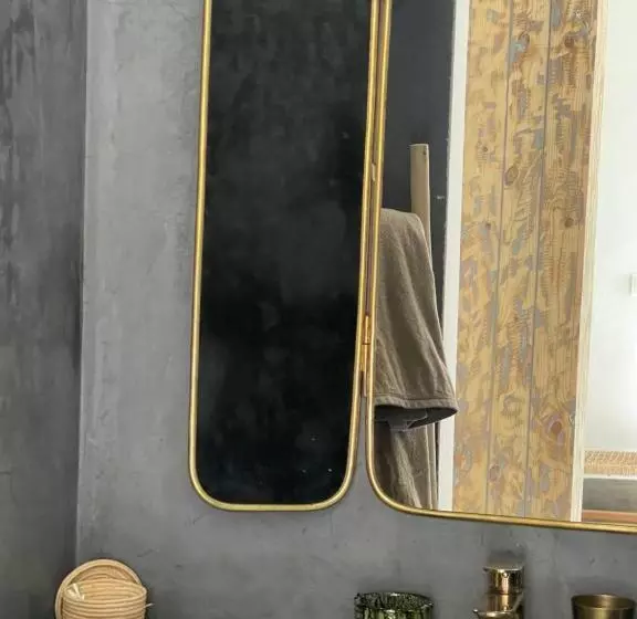 Aamiaismajoitus (B&B) Manzil La Tortue