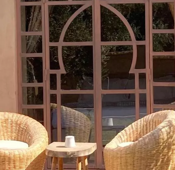 Aamiaismajoitus (B&B) Manzil La Tortue