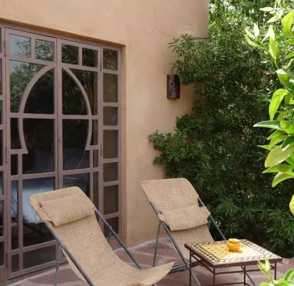 Aamiaismajoitus (B&B) Manzil La Tortue