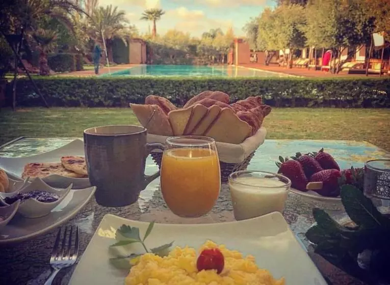 Aamiaismajoitus (B&B) Manzil La Tortue